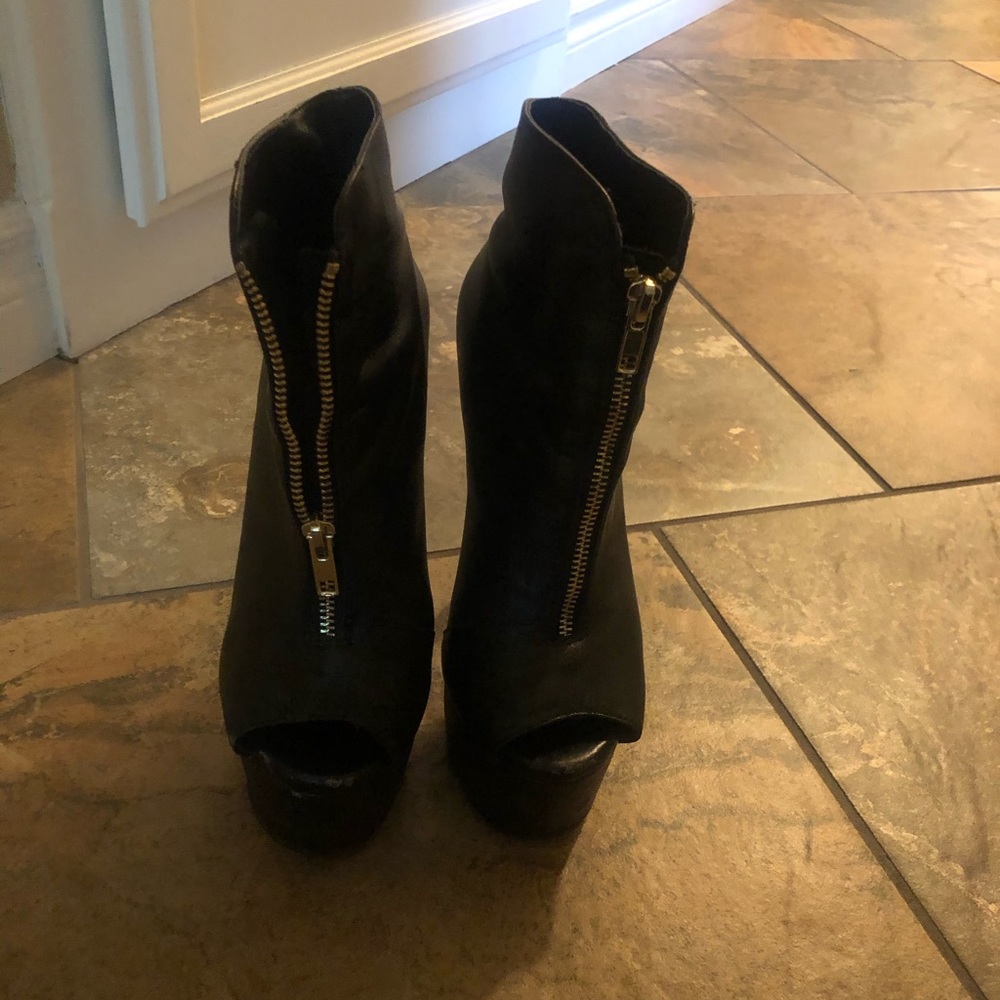 Steve Madden ankle booties